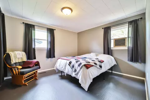 Bedroom - 919 Pine Grove Rd, Staples, MN 56479 photo 5 of 11