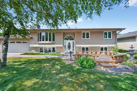 2352 Sioux Ct, New Brighton, MN 55112