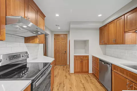 Kitchen - 725 Bradford Ave, Champlin, MN 55316 photo 5 of 6