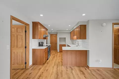 Kitchen - 725 Bradford Ave, Champlin, MN 55316 photo 4 of 6