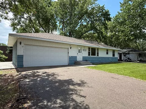 954 109th Ave NW, Coon Rapids, MN 55448