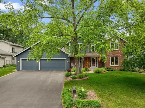4876 Knottingham Cir, Eagan, MN 55122