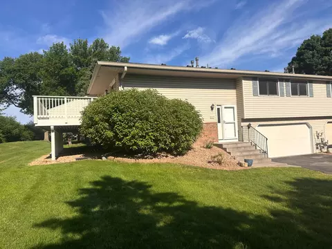 1113 E 145th St, Burnsville, MN 55337