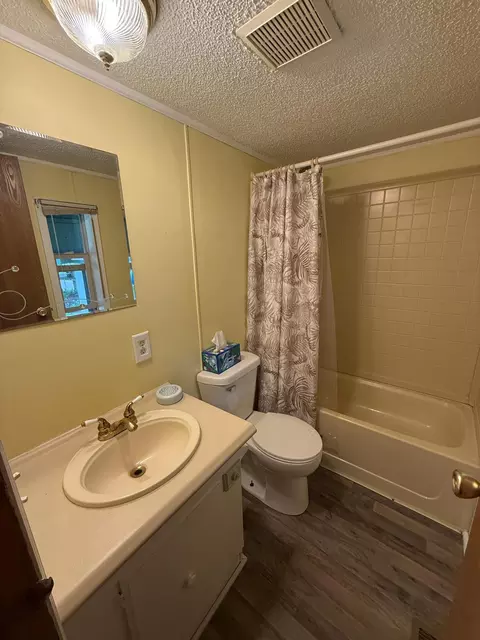 Bath - 2130 White Pine Dr, Cambridge, MN 55008 photo 3 of 3