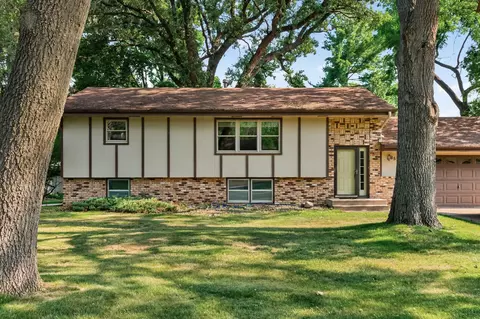 857 86th Ave NW, Coon Rapids, MN 55433