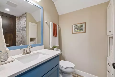 Bath - 180 Bell St, Excelsior, MN 55331 photo 9 of 11