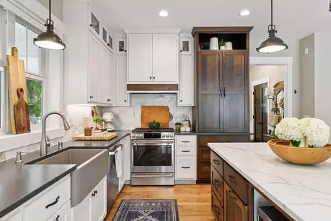 Kitchen - 180 Bell St, Excelsior, MN 55331 photo 4 of 6
