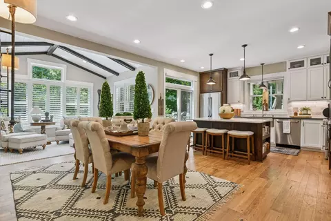 Dining - 180 Bell St, Excelsior, MN 55331 photo 4 of 6