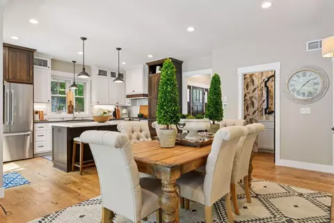 Dining - 180 Bell St, Excelsior, MN 55331 photo 6 of 6
