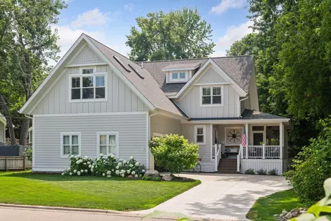 180 Bell St, Excelsior, MN 55331