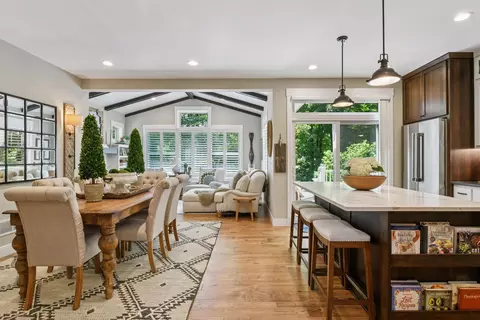 Dining - 180 Bell St, Excelsior, MN 55331 photo 1 of 6