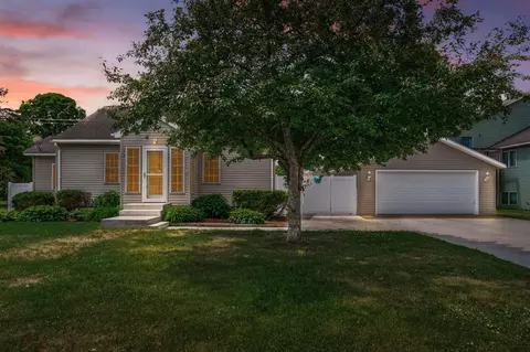 373 Locust St S, Prescott, WI 54021