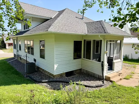 Exterior - 521 E 7th St, Red Wing, MN 55066 photo 7 of 10