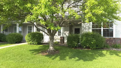 11304 Aberdeen Cir NE #B, Blaine, MN 55449