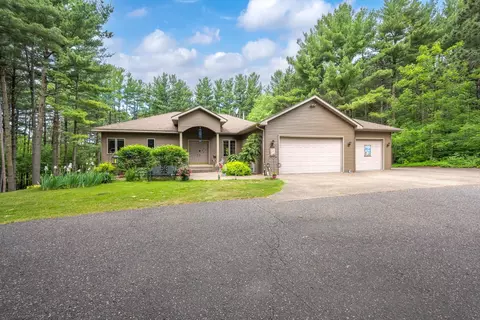 65 202nd St #M, Star Prairie, WI 54026