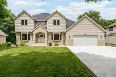 2295 Northridge Dr, North Mankato, MN 56003