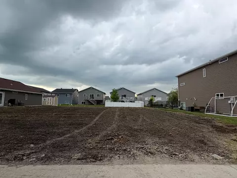 4541 19th St S, Moorhead, MN 56560
