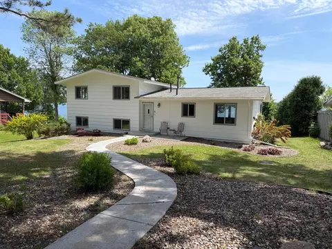 11935 Oak St, Chisago City, MN 55013