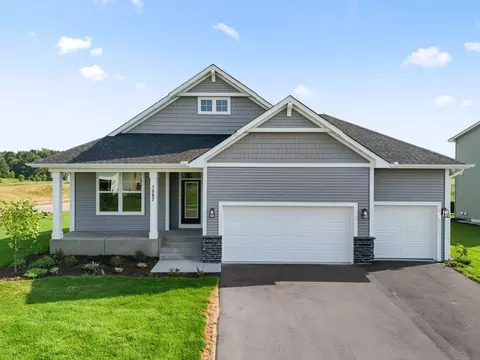 1587 Creekwood Dr, New Richmond, WI 54017