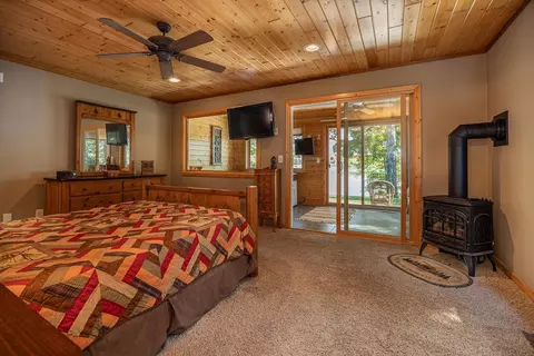 Bedroom - 421 Goshawk Ln NW, Hackensack, MN 56452 photo 1 of 4