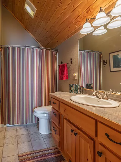 Bath - 421 Goshawk Ln NW, Hackensack, MN 56452 photo 3 of 4