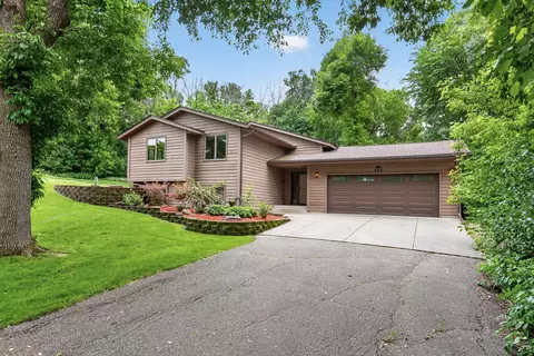 505 Zinnia Ln N, Plymouth, MN 55441