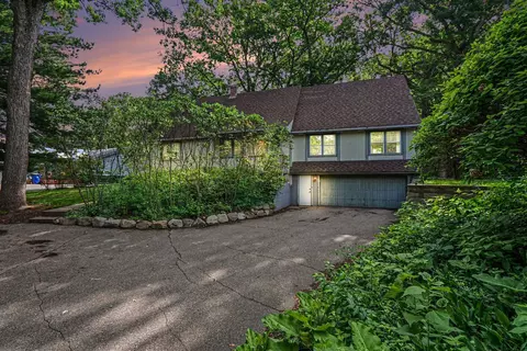 7017 Valley View Rd, Edina, MN 55439