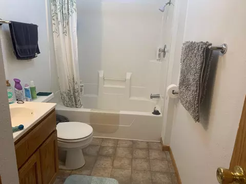 Bath - 850 30th Ave NW, Willmar, MN 56201 photo 1 of 1