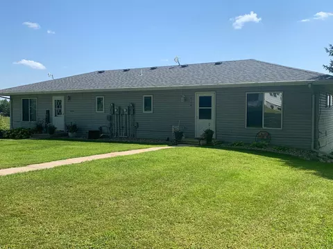 Exterior - 850 30th Ave NW, Willmar, MN 56201 photo 1 of 5