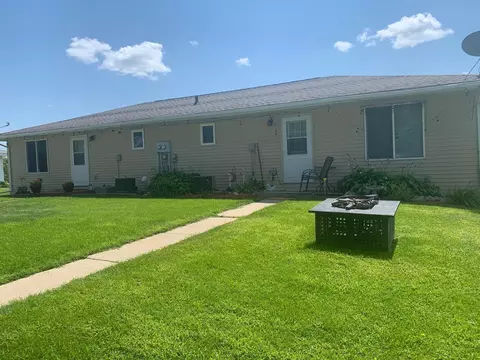 Exterior - 850 30th Ave NW, Willmar, MN 56201 photo 4 of 5
