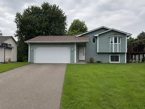 7227 Peterson Trl, Hugo, MN 55038