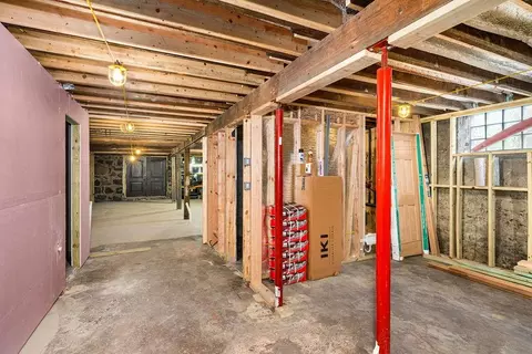 Entry Way - 24 W 5th St, Duluth, MN 55806 photo 1 of 5