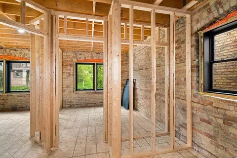 Entry Way - 24 W 5th St, Duluth, MN 55806 photo 5 of 5