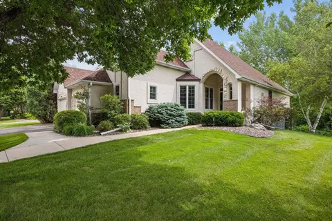 18464 Farmstead Cir, Eden Prairie, MN 55347