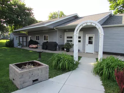 200 Kenzie St, Sherburn, MN 56171