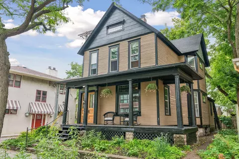 72 Saint Albans St N, Saint Paul, MN 55104
