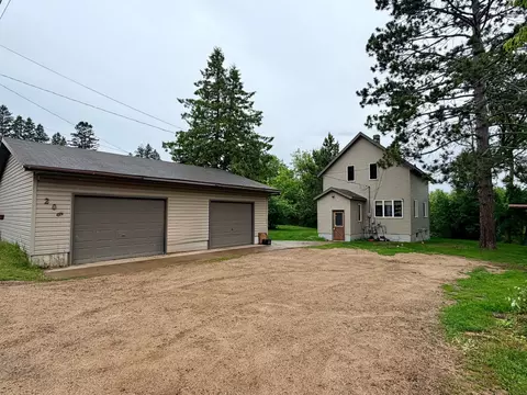 206 Gunn St, Coleraine, MN 55722