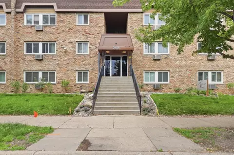 2616 Harriet Ave #204, Minneapolis, MN 55408