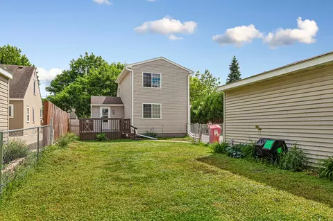 Exterior - 910 8th Ave SW, Austin, MN 55912 photo 2 of 5