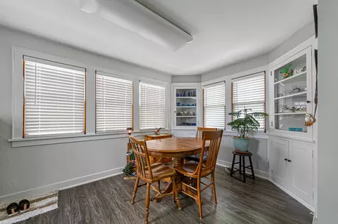 Dining - 910 8th Ave SW, Austin, MN 55912 photo 2 of 2