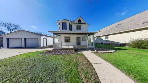 1017 Pine St, Dawson, MN 56232