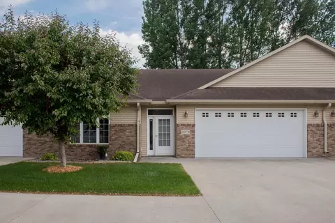 1307 2nd St S #B, Moorhead, MN 56560