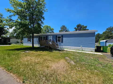 517 Begonia Ln, Altoona, WI 54720