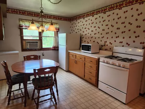 Kitchen - 1715 Budd Ave, Maple Plain, MN 55359 photo 2 of 2