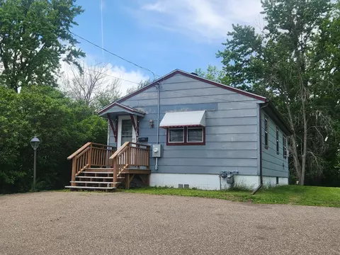 Exterior - 1715 Budd Ave, Maple Plain, MN 55359 photo 3 of 5