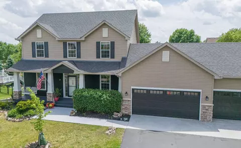 9499 Gander Ln, Minnetrista, MN 55375