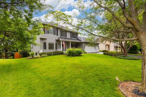 1119 Bluff Pass S, Chaska, MN 55318