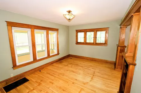 Living - 9 1st St SE, Faribault, MN 55021 photo 5 of 12