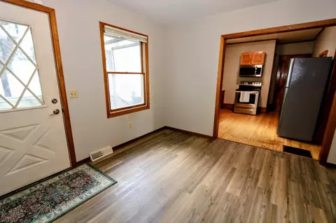 Entry Way - 9 1st St SE, Faribault, MN 55021 photo 3 of 5