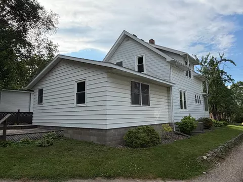 Exterior - 9 1st St SE, Faribault, MN 55021 photo 7 of 8